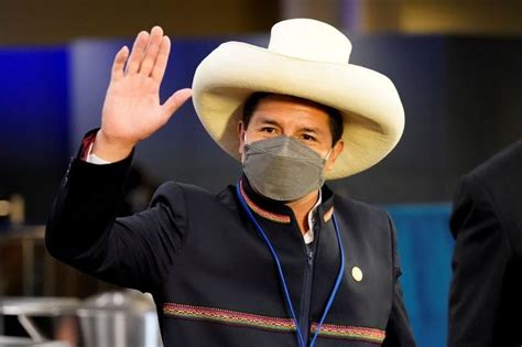 Peru prosecutor announces probe of Castillo for alleged influence .